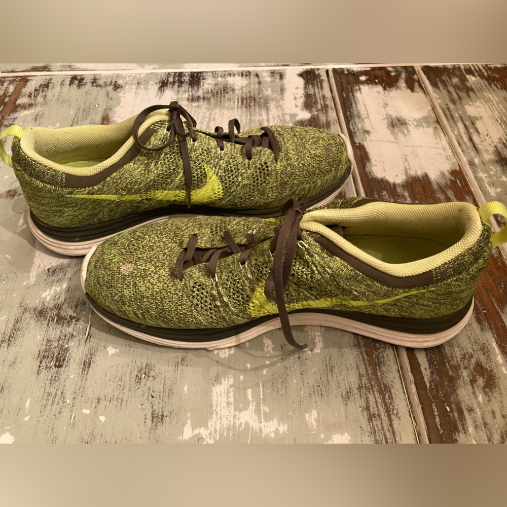 Men’s NIKE Flyknit Athletic shoes size 12. - Picture 3 of 5